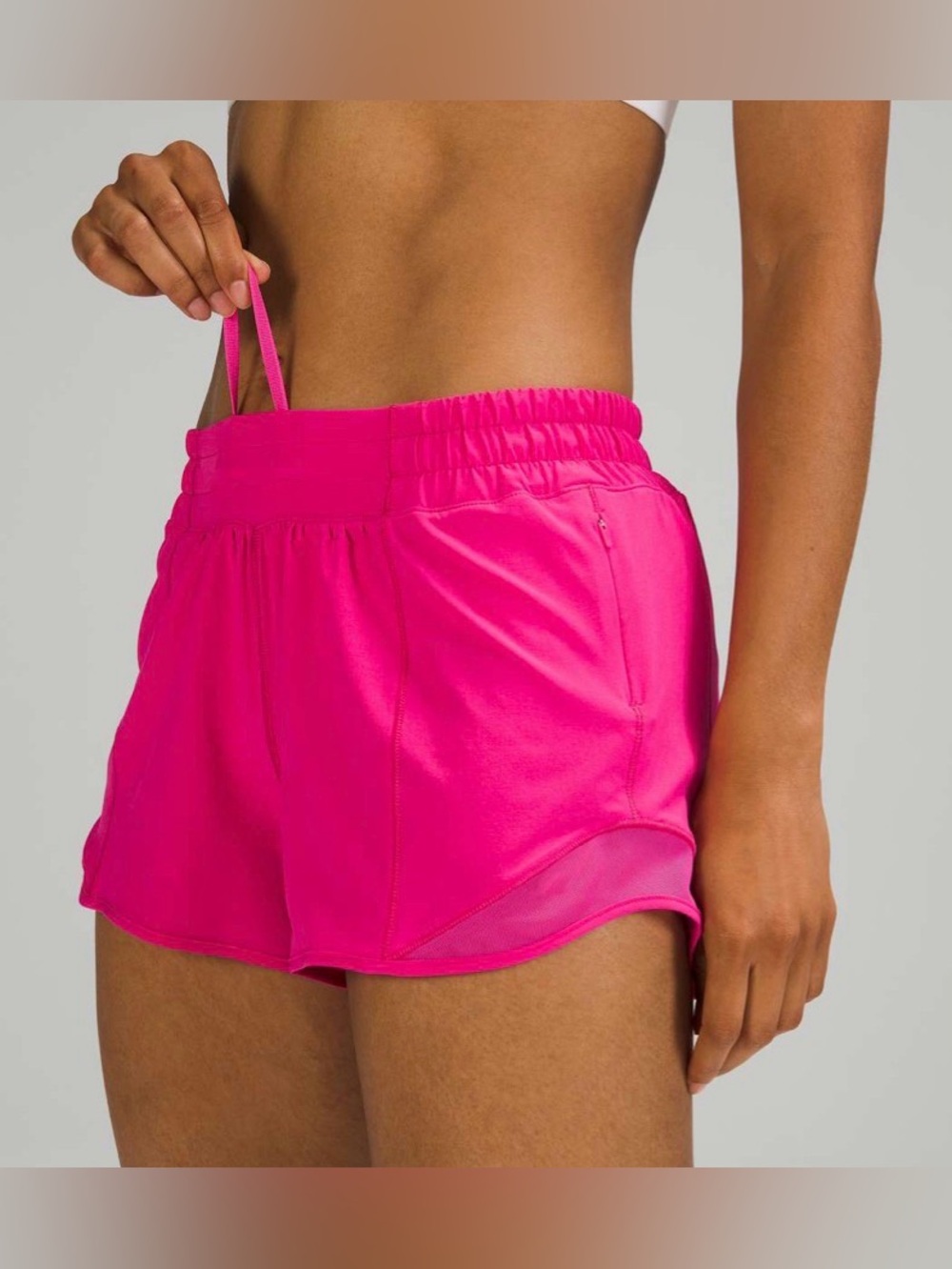 Lululemon Hotty Hot 4” Inseam, Size 4, Sonic Pink